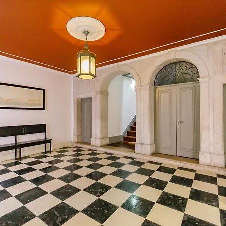 Chiado 2 Bedroom Elegant アパート *