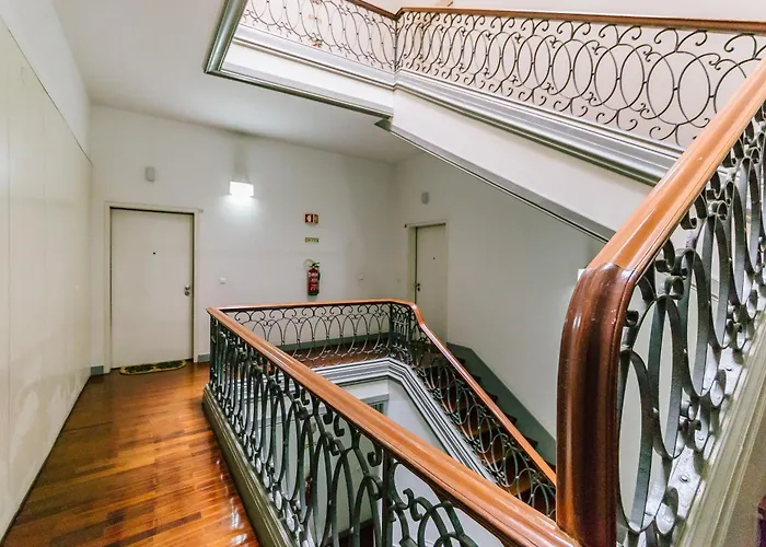 Chiado 2 Bedroom Elegant شقة