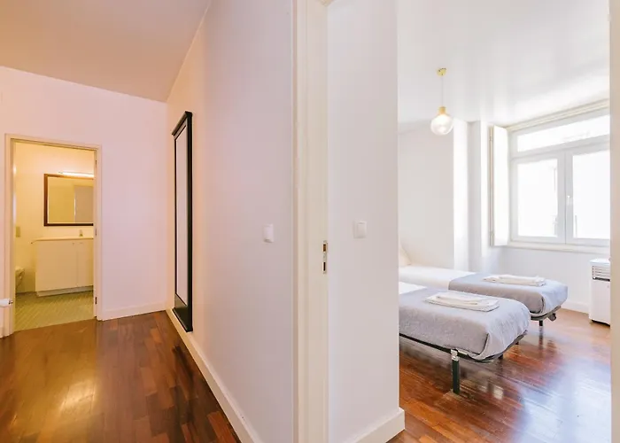 Chiado 2 Bedroom Elegant * Lisboa