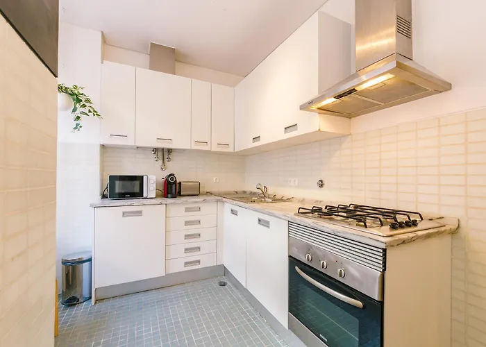 Chiado 2 Bedroom Elegant شقة